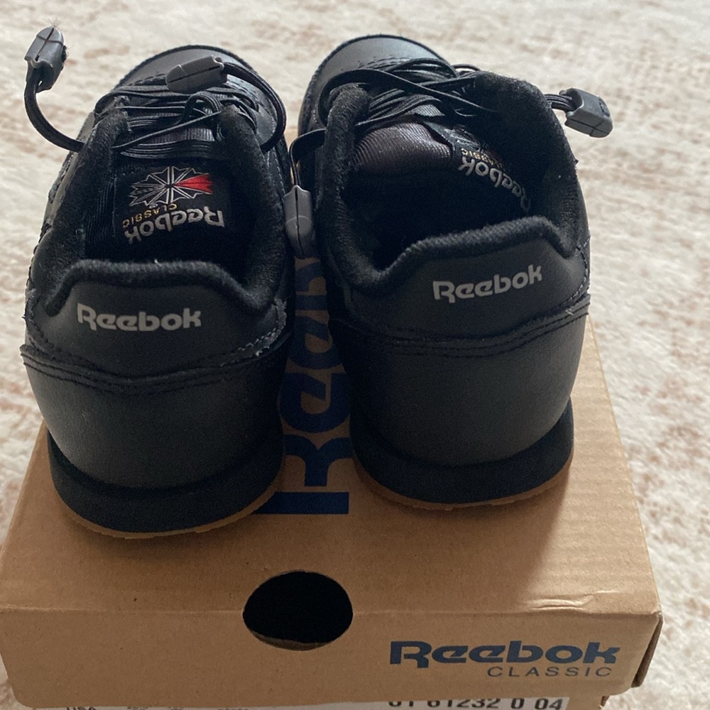 Reebok Classic Leather Toddler sz. 10C Black/Gum - Picture 4 of 7